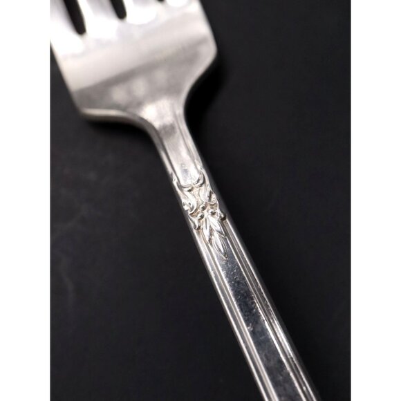 Set of 4 WM Rogers Mountain Rose Dinner Forks Silverplate Replacement Flatware - Picture 4 of 5
